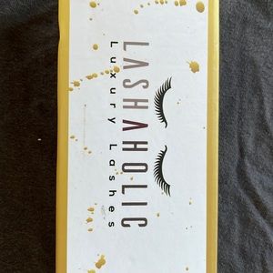 Lashaholic Luxury Lashes in Instagram